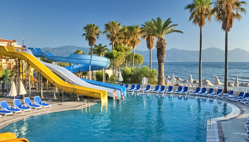 هتل افسیا هالیدی بیچ کلاب کوش آداسی